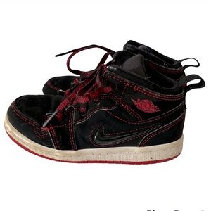 Nike Air Jordan 1 Mid Fearless Black/Red Size 9